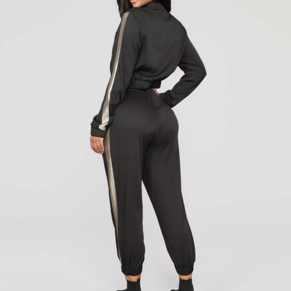 Ladies tracksuit